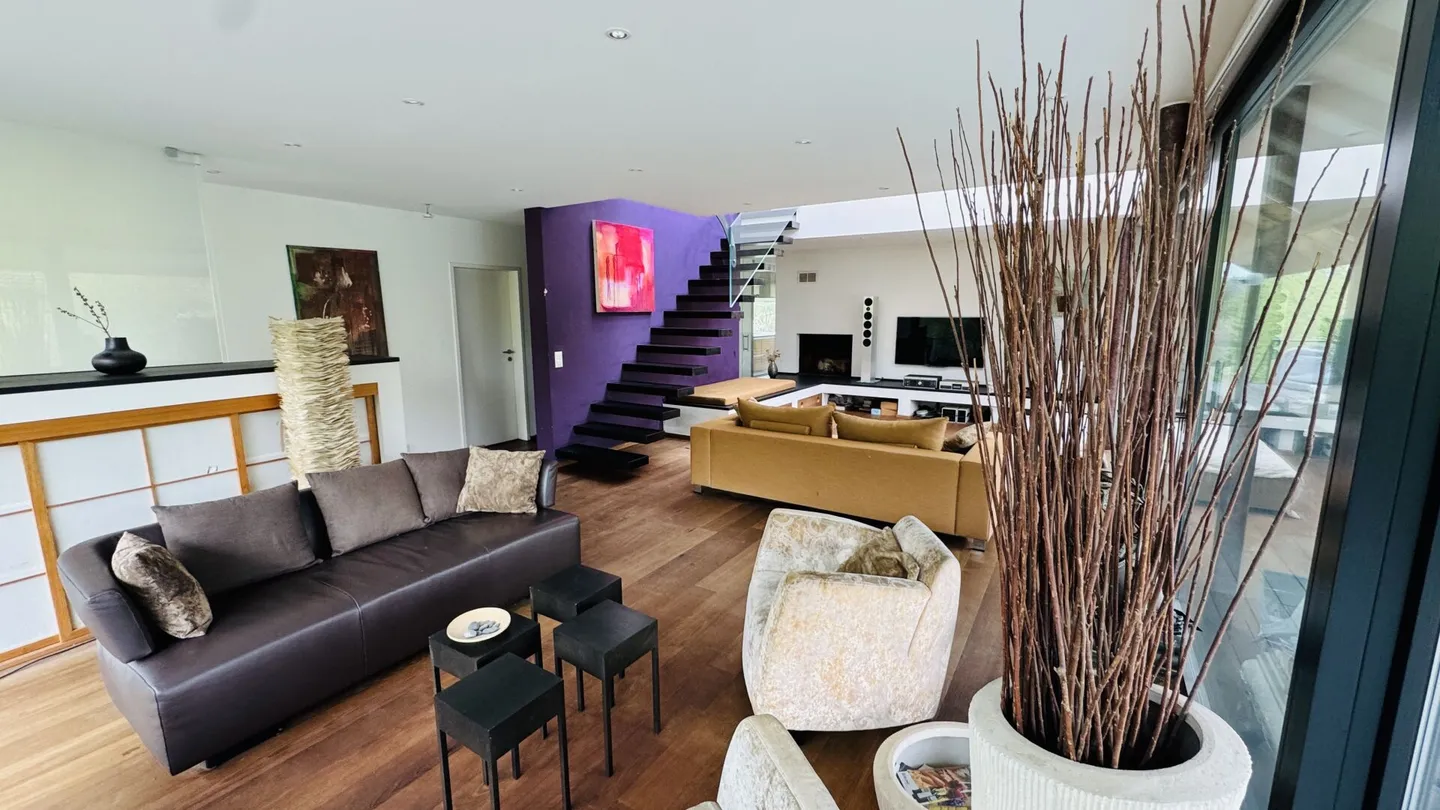 Exclusive property with villa, outbuilding, separate living unit, practice, garage, pool, and much more. - Photo 26 of 34