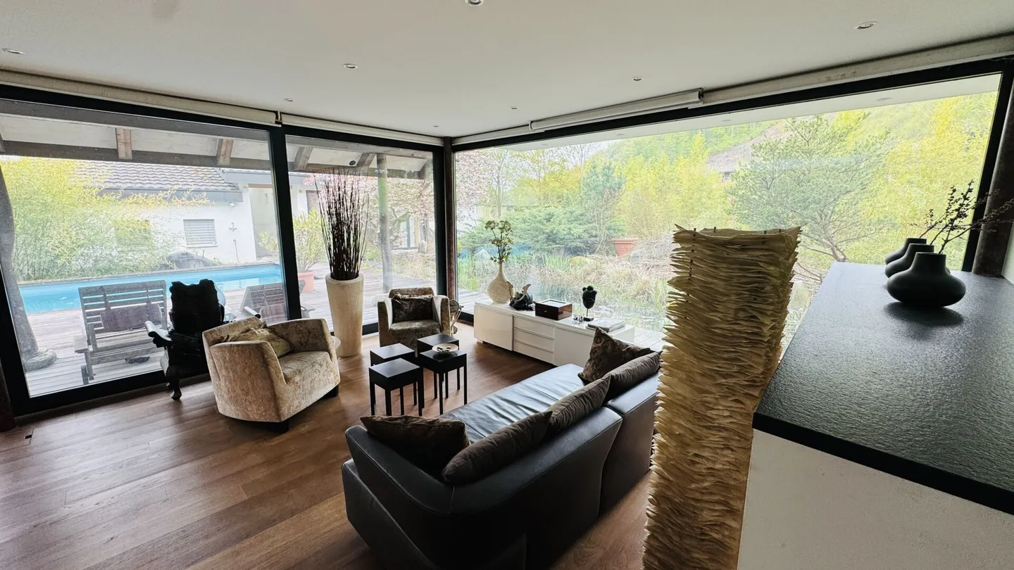 Exclusive property with villa, outbuilding, separate living unit, practice, garage, pool, and much more. - Photo 27 of 34