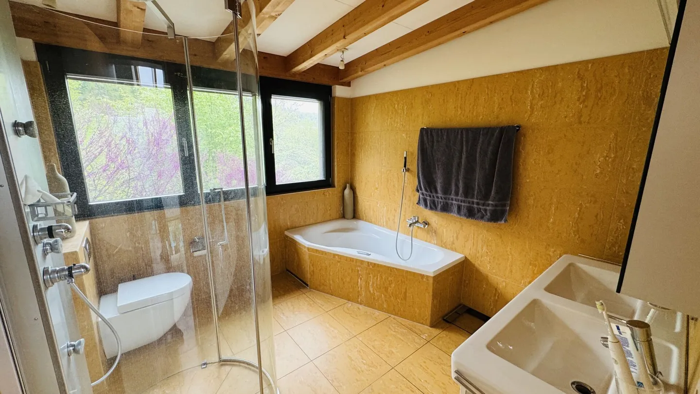 Exclusive property with villa, outbuilding, separate living unit, practice, garage, pool, and much more. - Photo 32 of 34