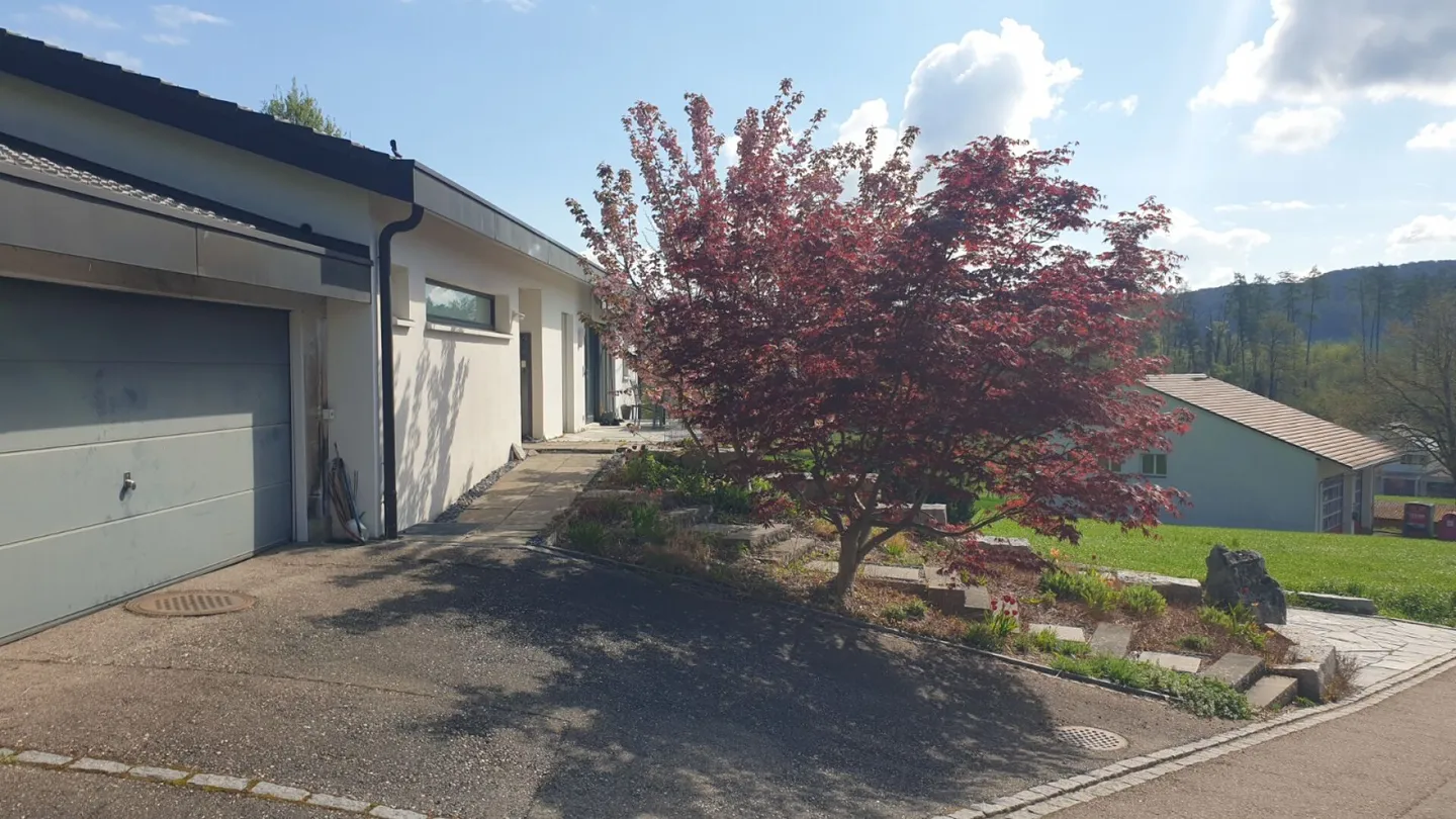 Exclusive property with villa, outbuilding, separate living unit, practice, garage, pool, and much more. - Photo 33 of 34