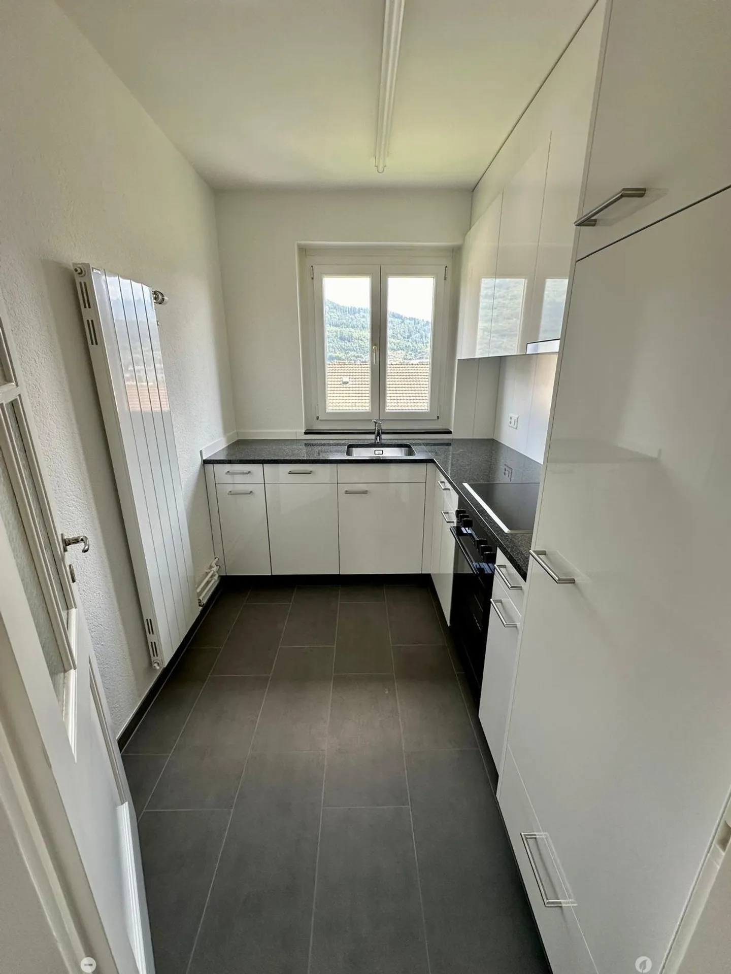 3-room apartment with attic in housing cooperative - Photo 2 of 8