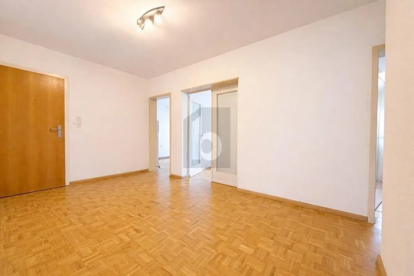 Helles Apartment mit Balkon - Foto 2 von 6