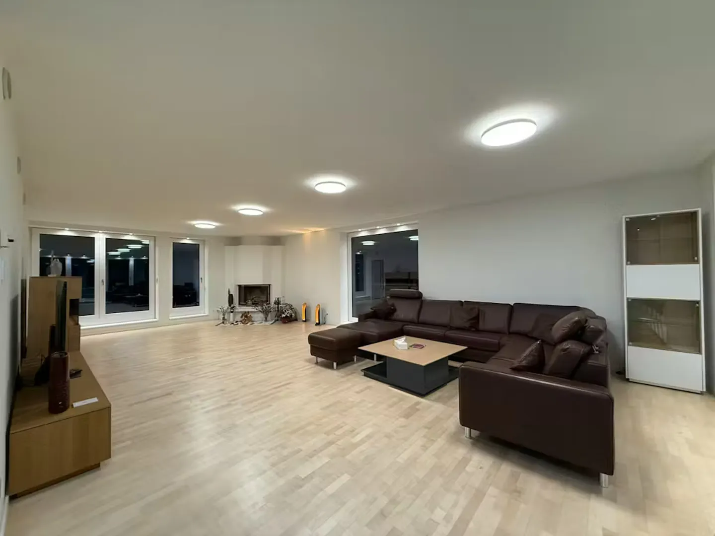 Apartment for rent - Photo 3 of 10