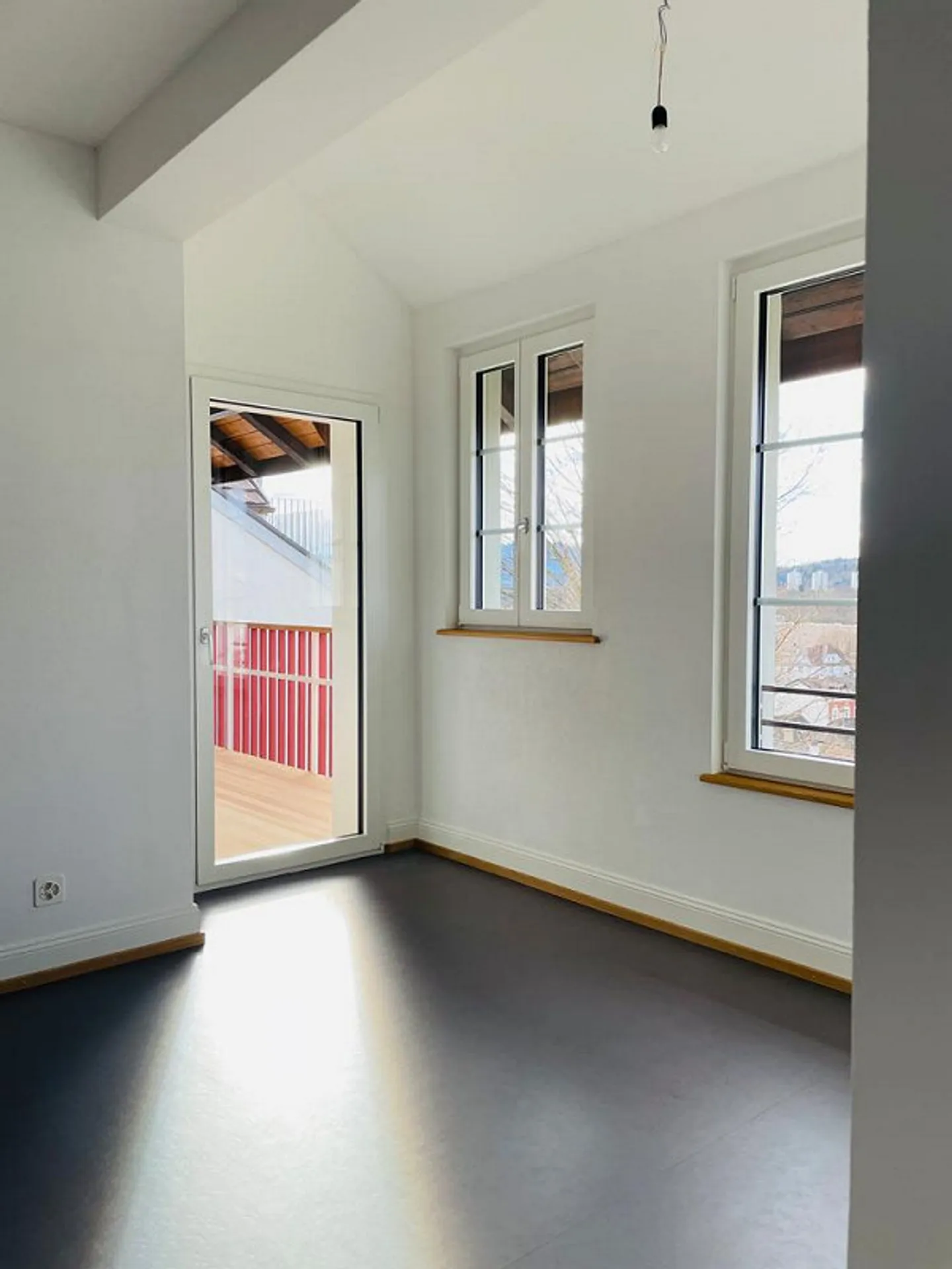 Modern renovated old apartment with a view and garden - Photo 2 of 13