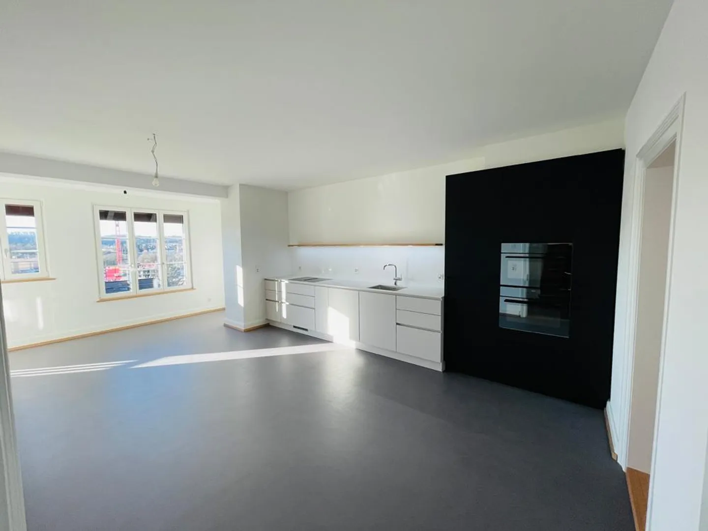 Modern renovated old apartment with a view and garden - Photo 5 of 13