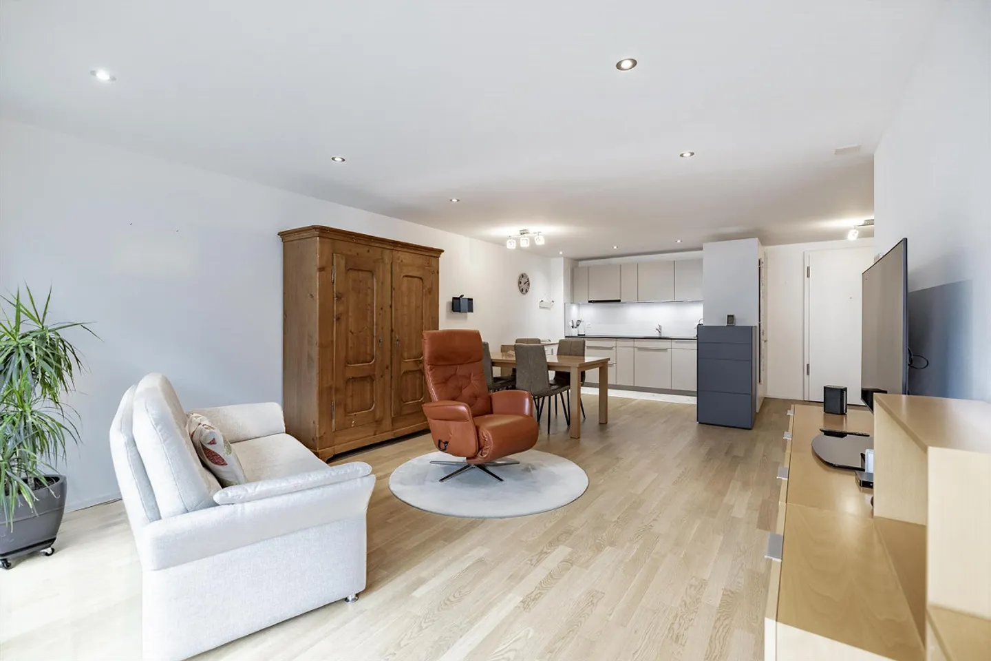 3.5-room apartment attic | Mountain view | Balcony | 2 parking spaces | Visp - Photo 4 of 20