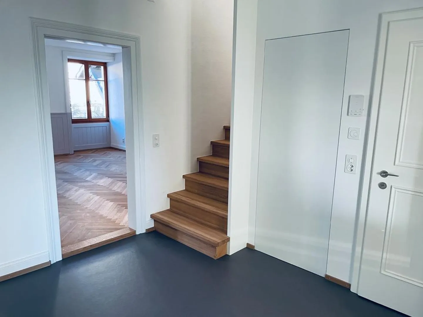 Modern renovated old apartment with a view and garden - Photo 7 of 13