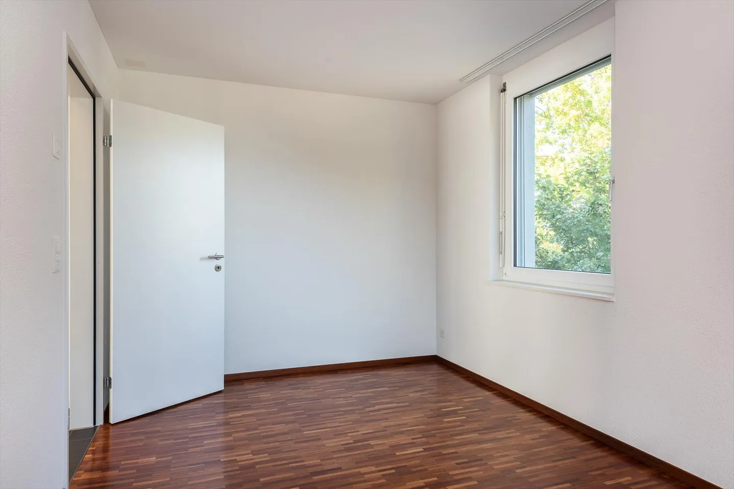 Modern and close to the lake living - Your search ends here! - Photo 8 of 10