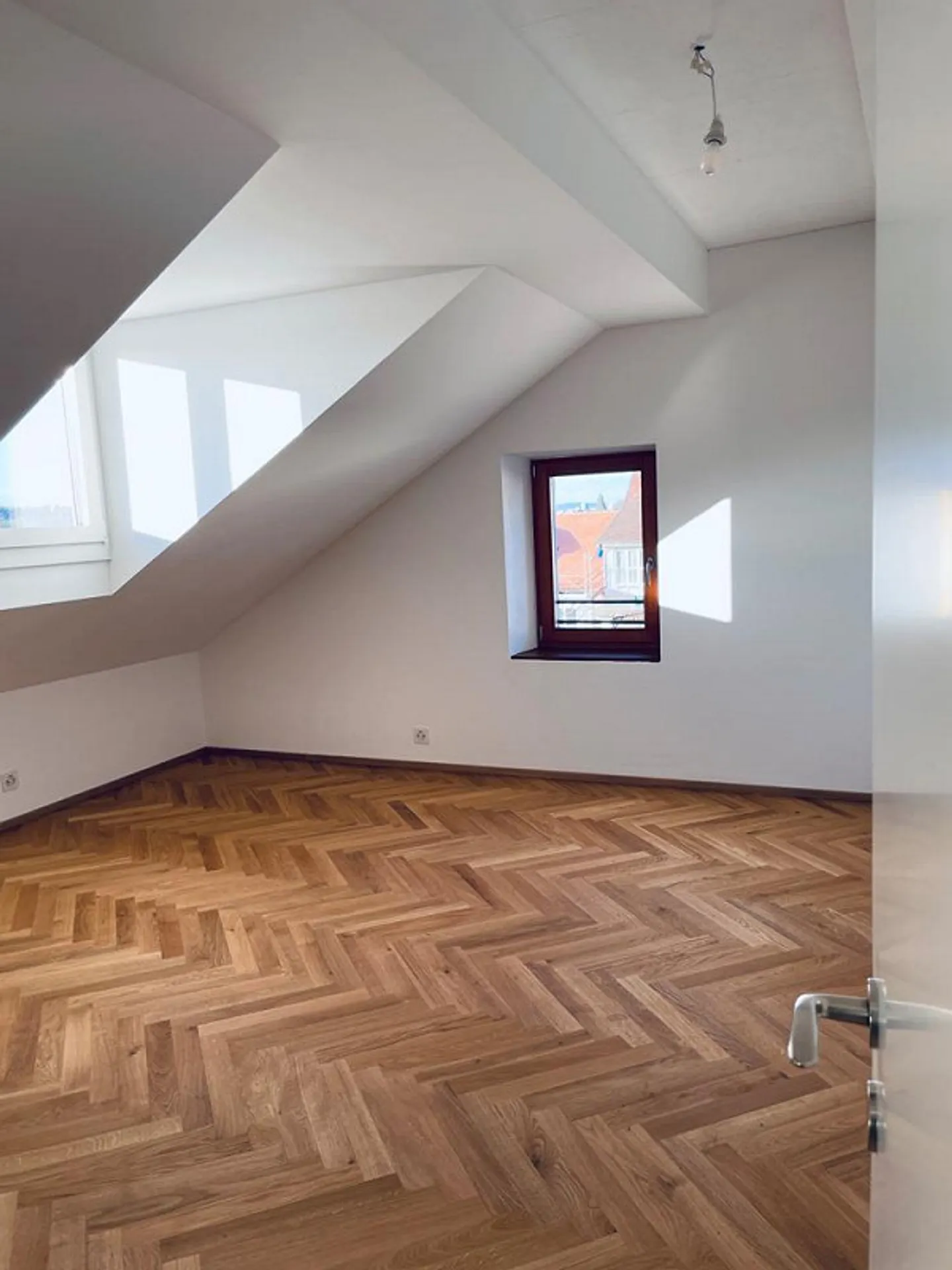 Modern renovated old apartment with a view and garden - Photo 10 of 13