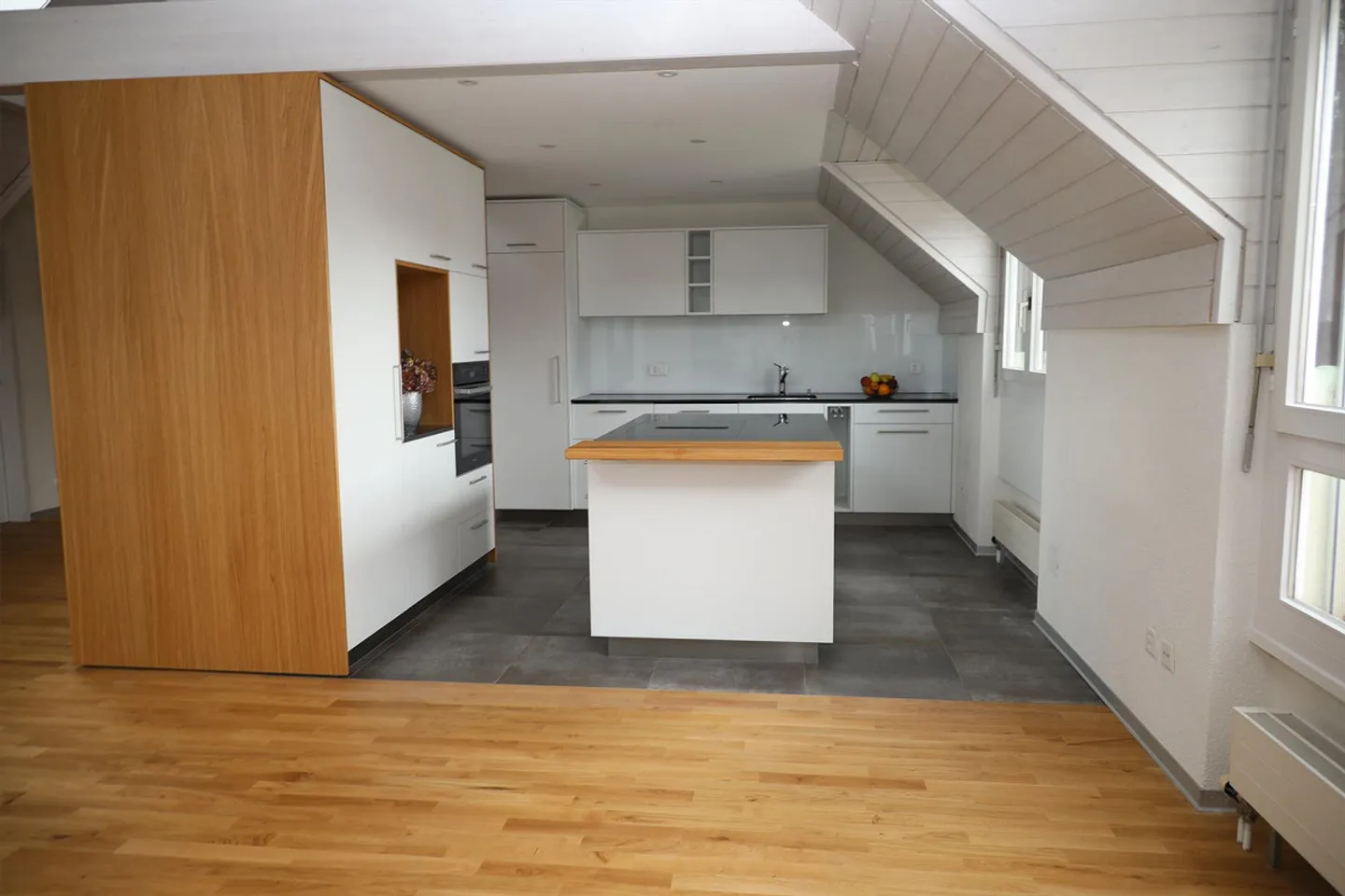 Appartement 4 1/2 pièces récemment rénové - Photo 1 sur 12