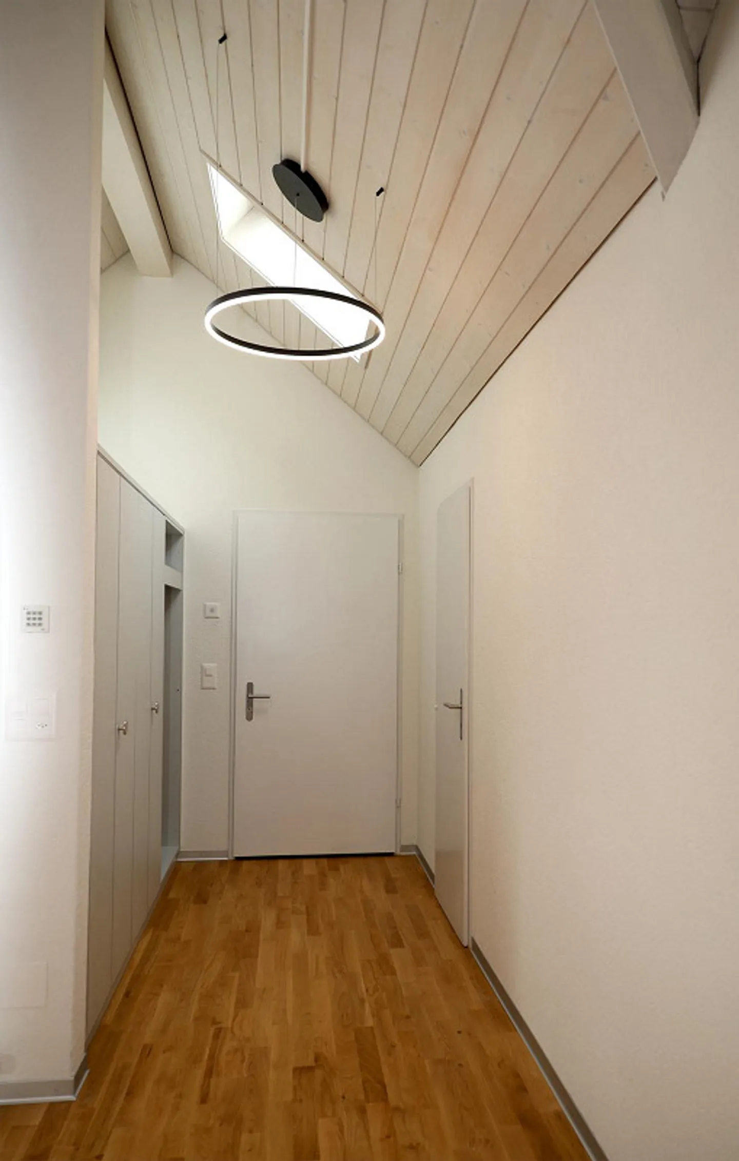 Appartement 4 1/2 pièces récemment rénové - Photo 3 sur 12