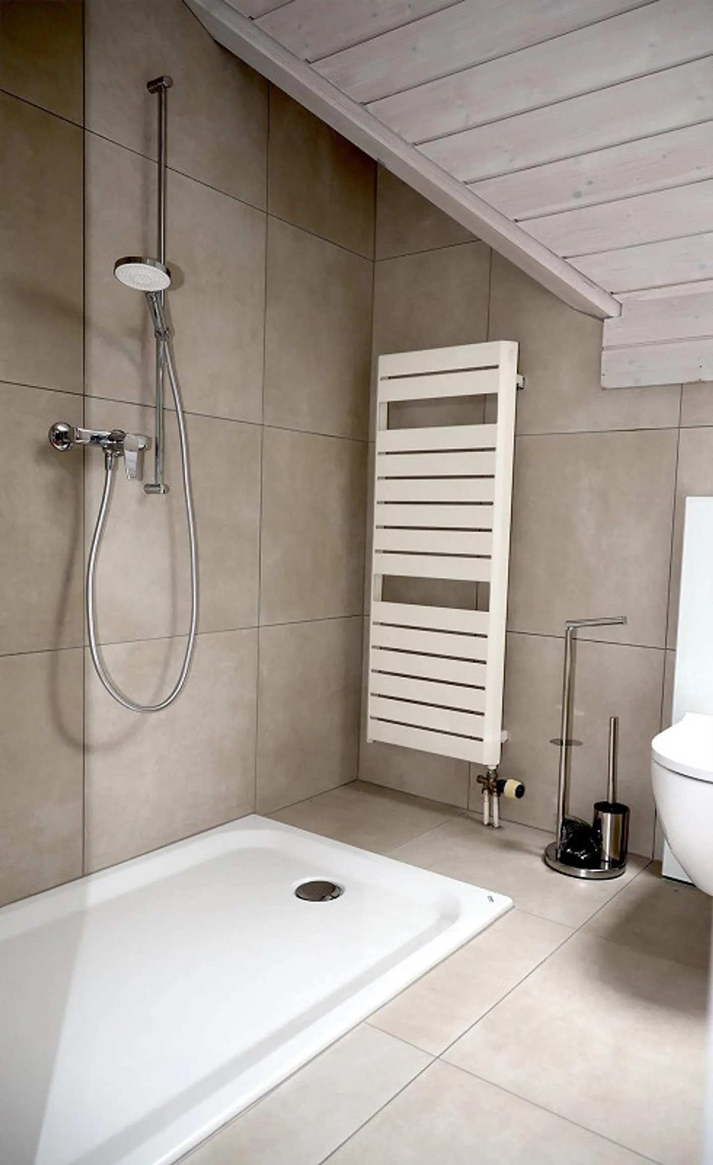 Appartement 4 1/2 pièces récemment rénové - Photo 6 sur 12