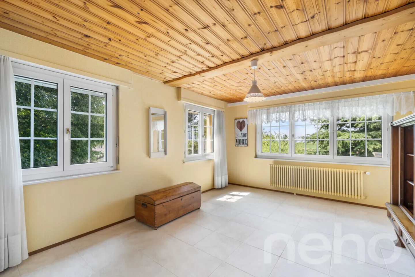 Spaziosa casa familiare con garage doppio e giardino di 2.492 m² - Foto 7 di 12
