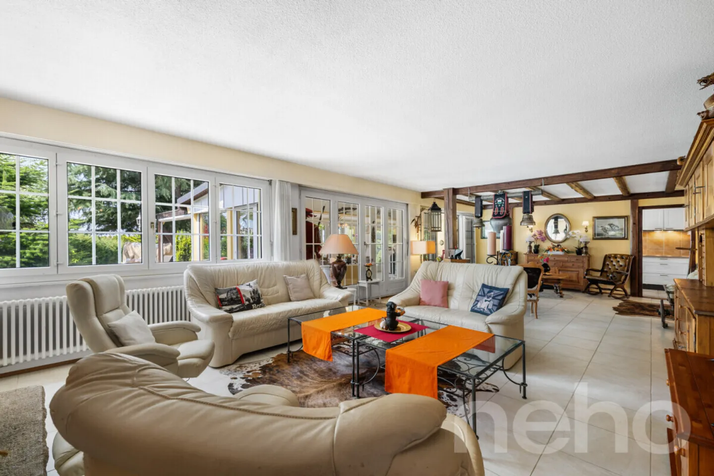 Spaziosa casa familiare con garage doppio e giardino di 2.492 m² - Foto 1 di 12
