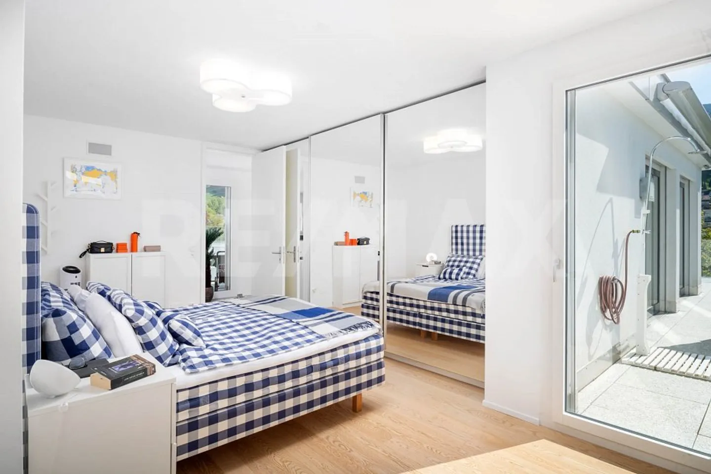 Exclusive 3.5-room penthouse apartment with large terrace and breathtaking mountain view - Photo 12 of 13