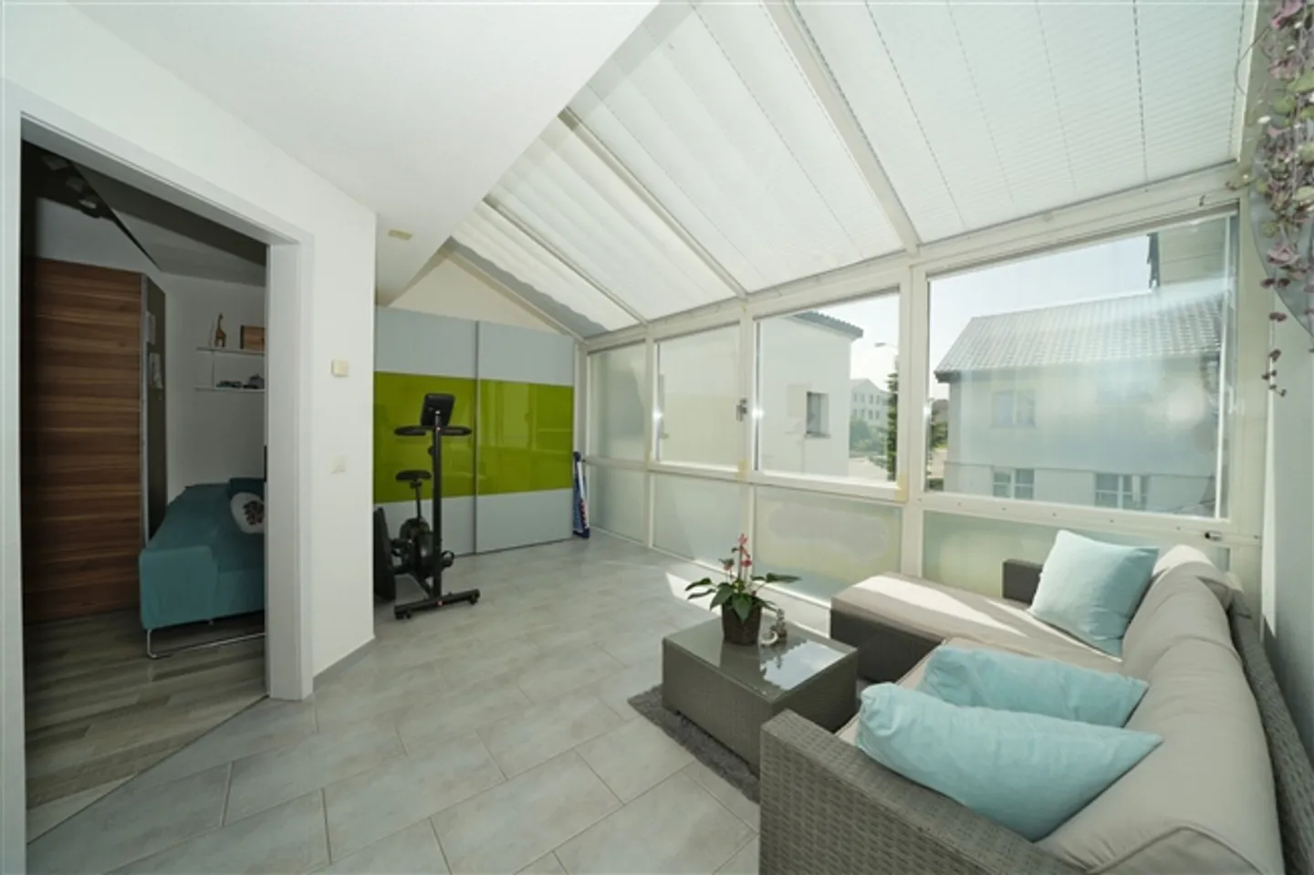 Vivere come in una casa unifamiliare - Ampio attico su due livelli con terrazza soleggiata - Foto 6 di 9