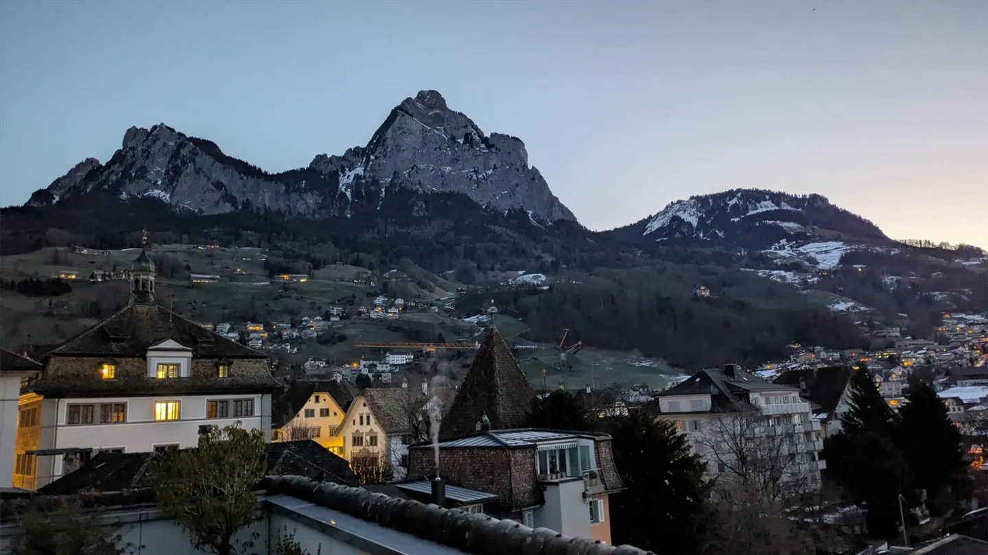 Geräumige Wohnung mit Bergblick - Foto 2 von 7