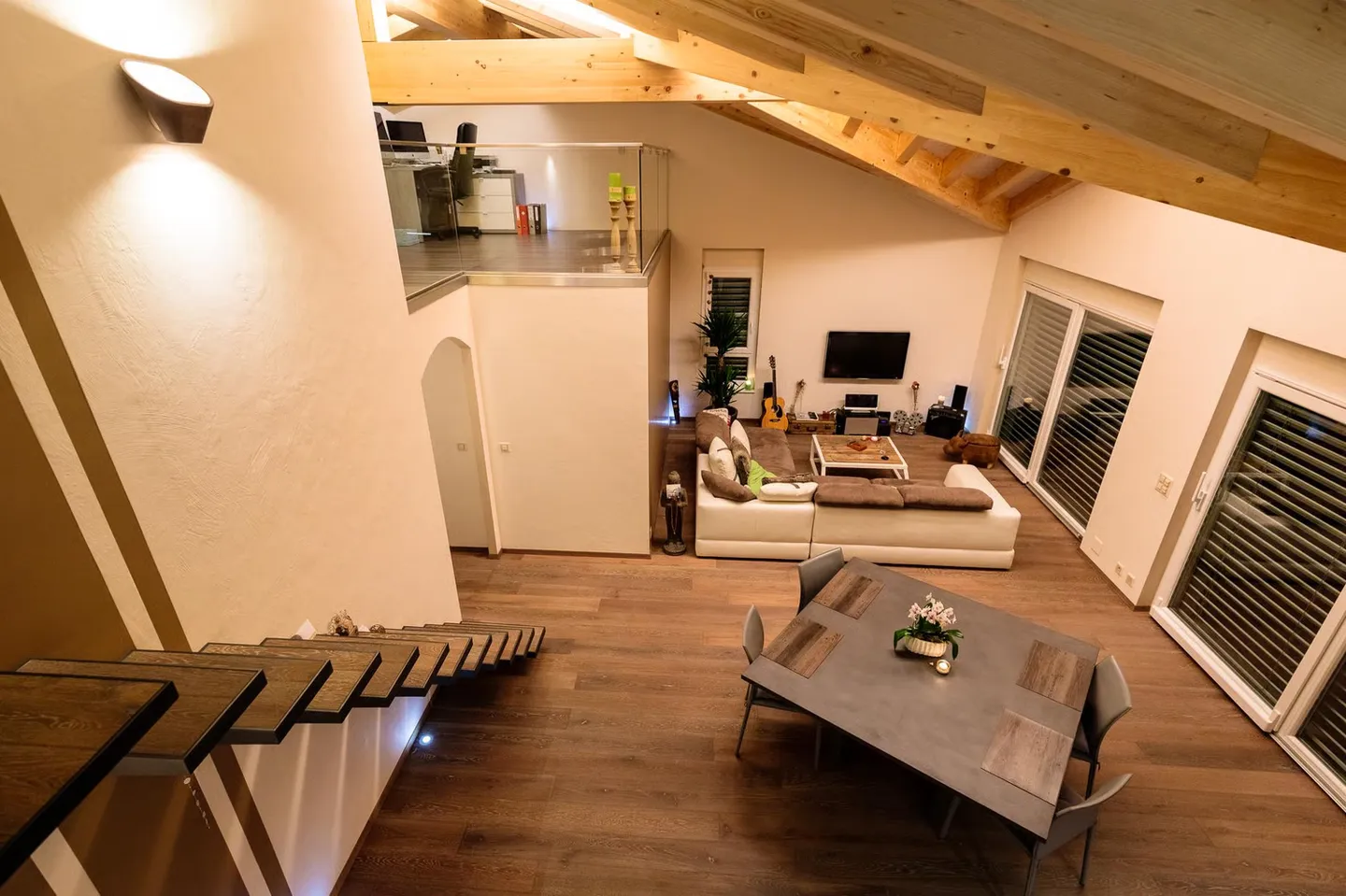 Stupendo duplex attico arredato di alto standard - 4,5 stanze a Champlan - Foto 3 di 13