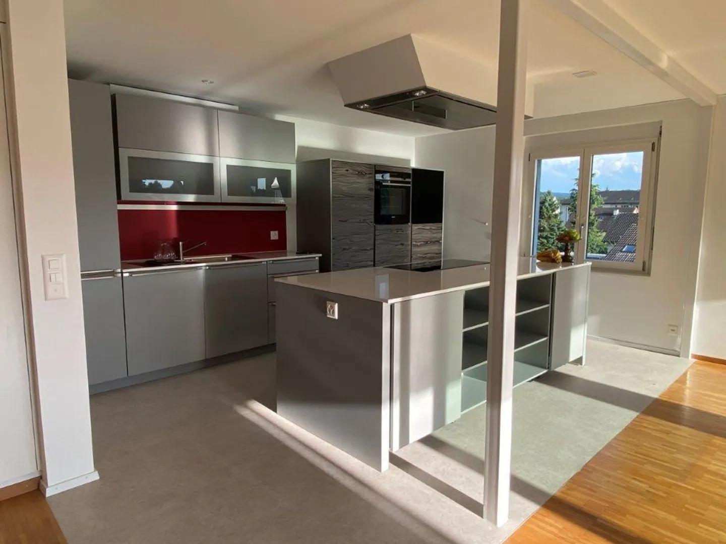 grand appartement en penthouse de 4,5 pièces. 210 m2 incluant 2 terrasses et un grand grenier - Photo 4 sur 14