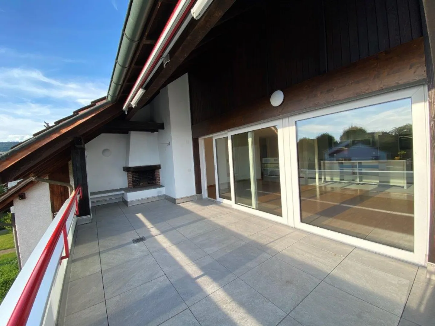 grand appartement en penthouse de 4,5 pièces. 210 m2 incluant 2 terrasses et un grand grenier - Photo 7 sur 14