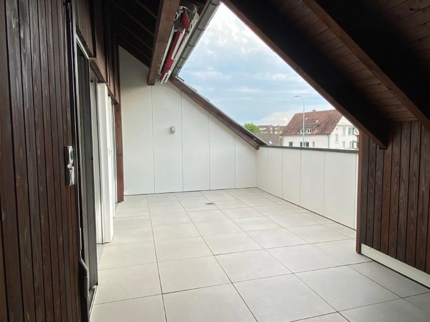 grand appartement en penthouse de 4,5 pièces. 210 m2 incluant 2 terrasses et un grand grenier - Photo 9 sur 14