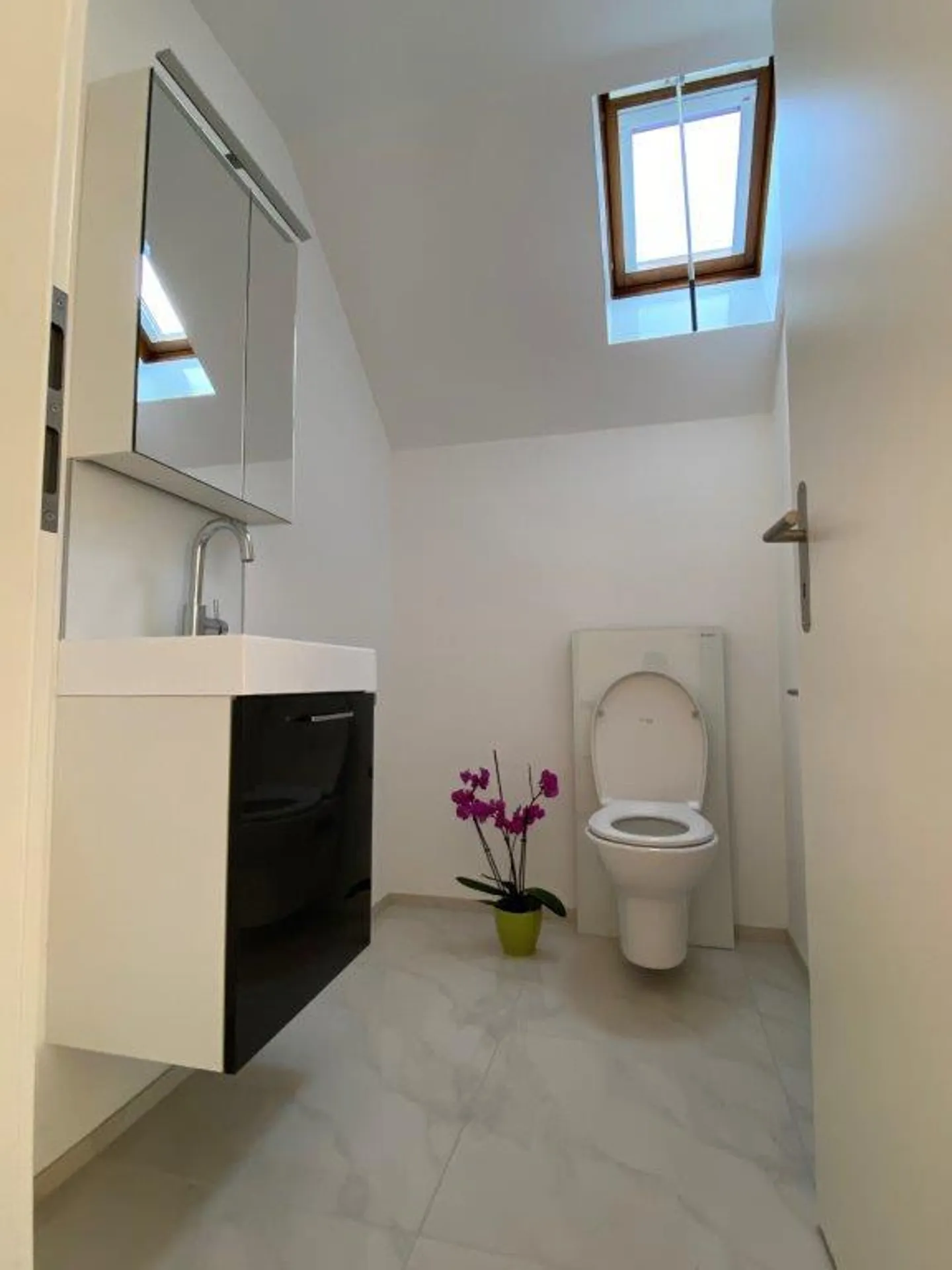 grand appartement en penthouse de 4,5 pièces. 210 m2 incluant 2 terrasses et un grand grenier - Photo 11 sur 14