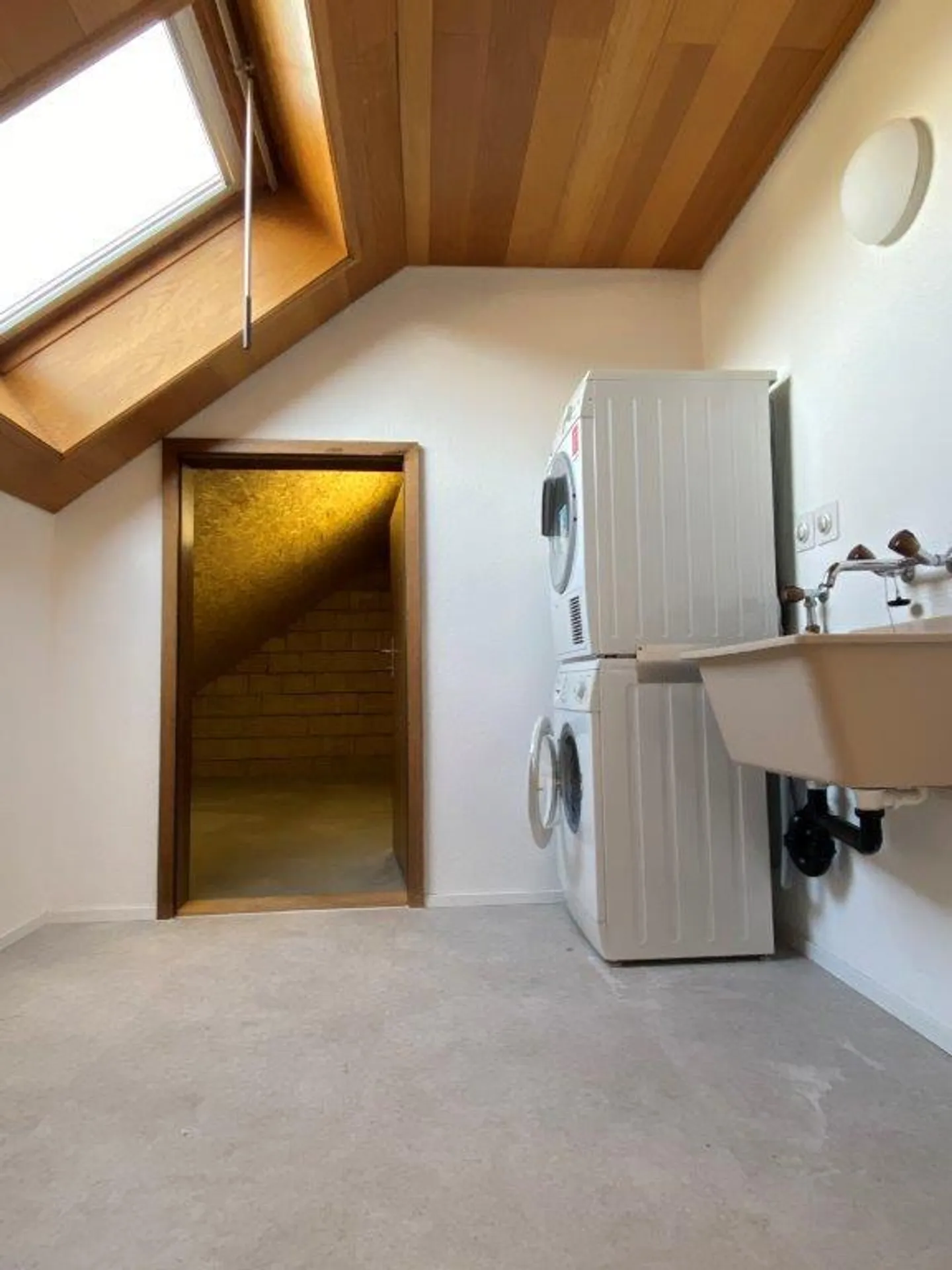 grand appartement en penthouse de 4,5 pièces. 210 m2 incluant 2 terrasses et un grand grenier - Photo 12 sur 14