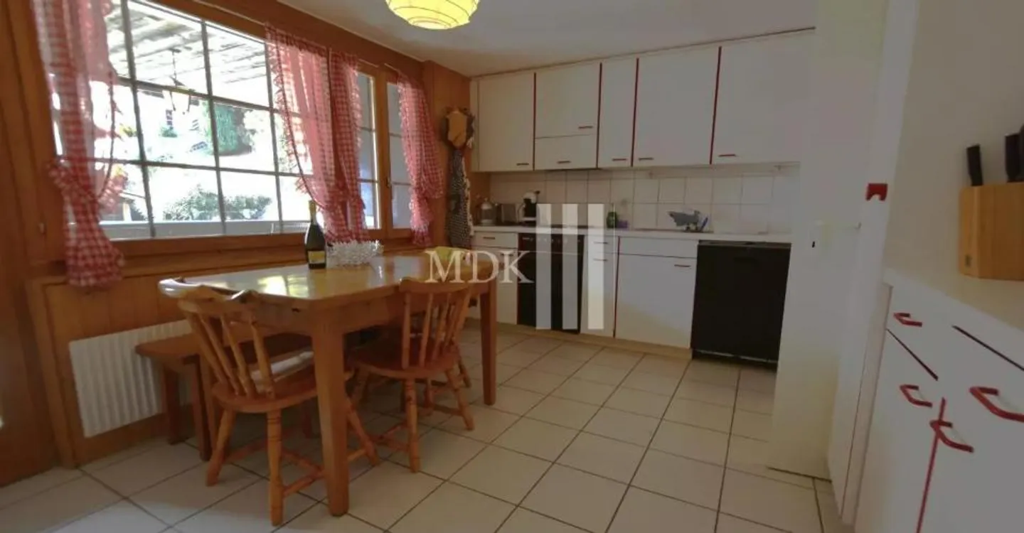 Charming 4.5 Room Apartment - Photo 2 of 10