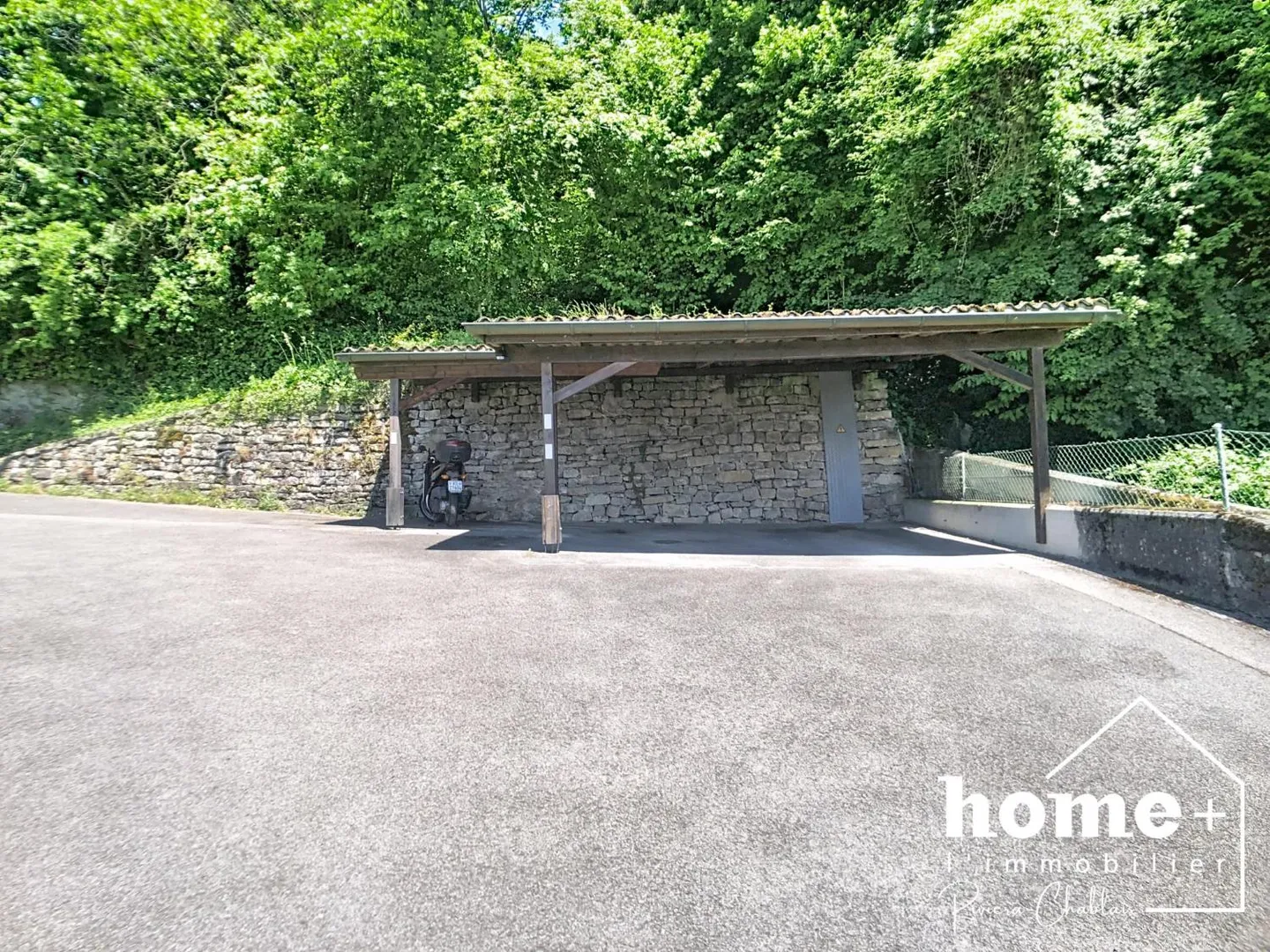 Appartement de 2,5 pièces en rez-de-jardin avec grande terrasse - Photo 11 sur 11