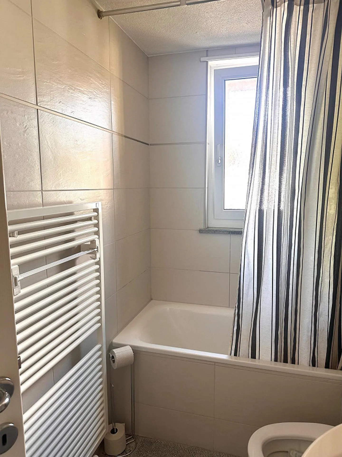 Appartement 3 plus pièces ensoleillé, calme et bien situé au 1er étage - Photo 16 sur 16