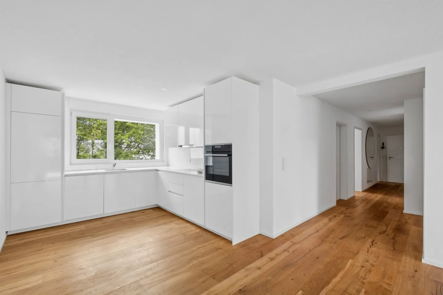 Moderne 4.5 Zimmer-Wohnung - Foto 2 von 11