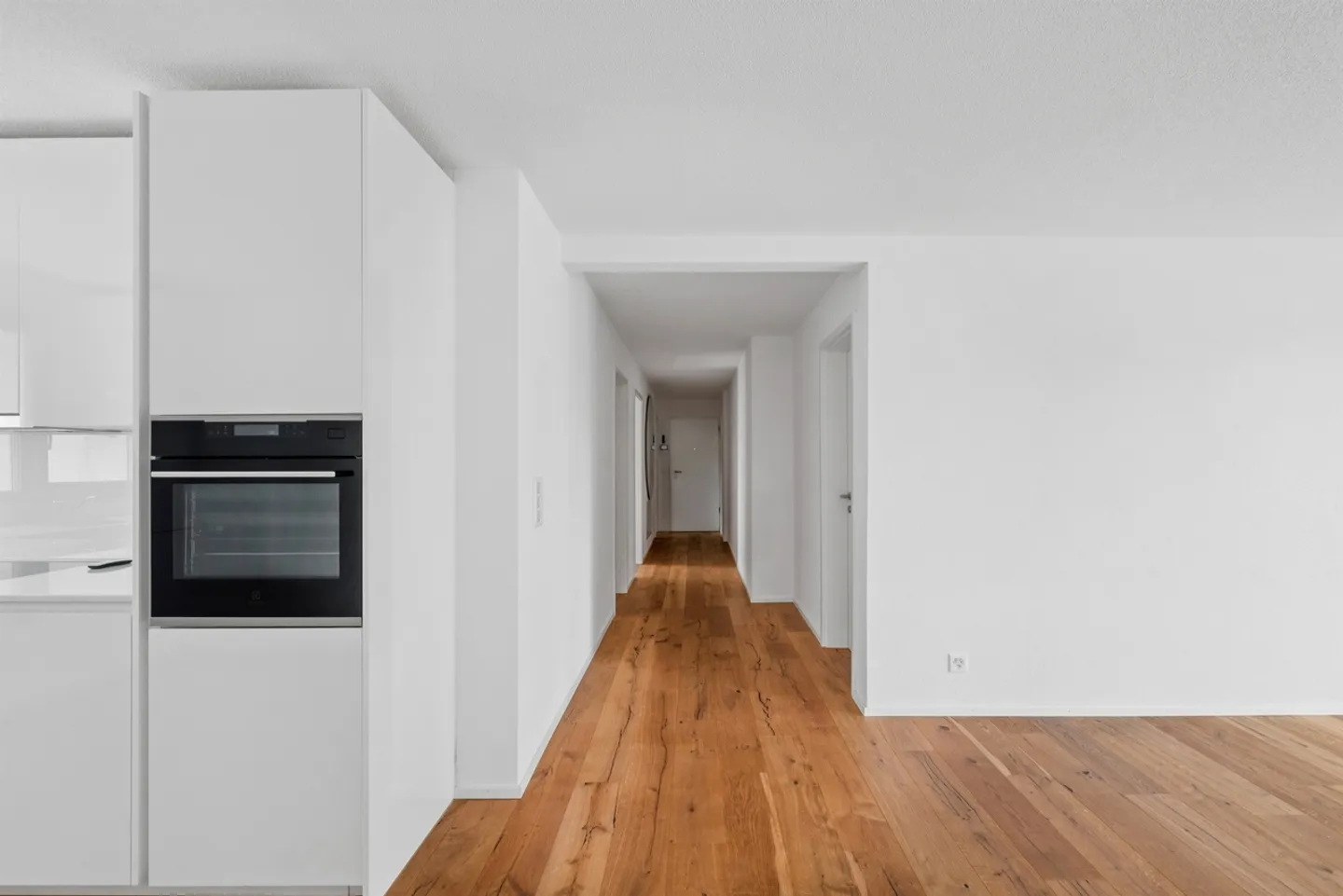 Moderne 4.5 Zimmer-Wohnung - Foto 3 von 11