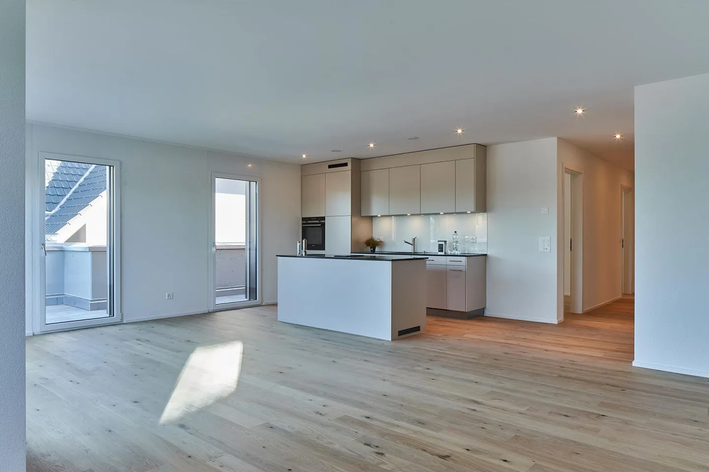 High-quality 4.5 room penthouse apartment with terrace - Photo 4 of 15