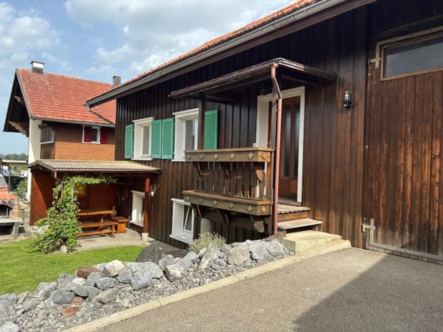 Ferme de 4 1/2 pièces avec écurie/petit animal et/ou atelier - Photo 4 sur 18