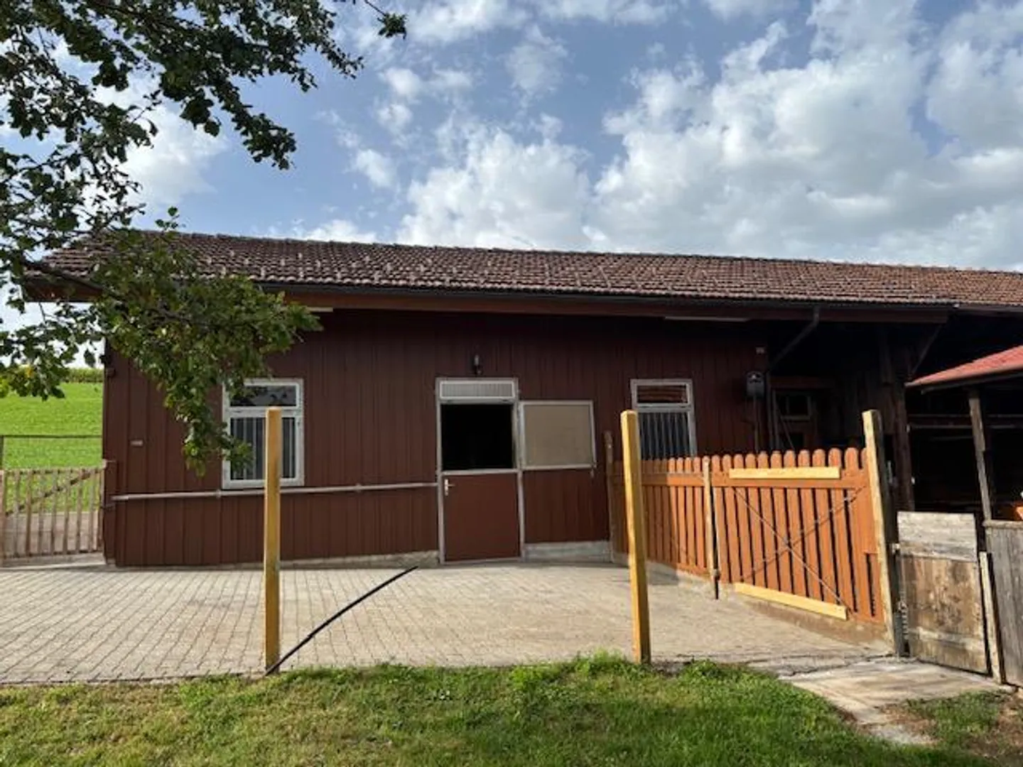 Ferme de 4 1/2 pièces avec écurie/petit animal et/ou atelier - Photo 6 sur 18