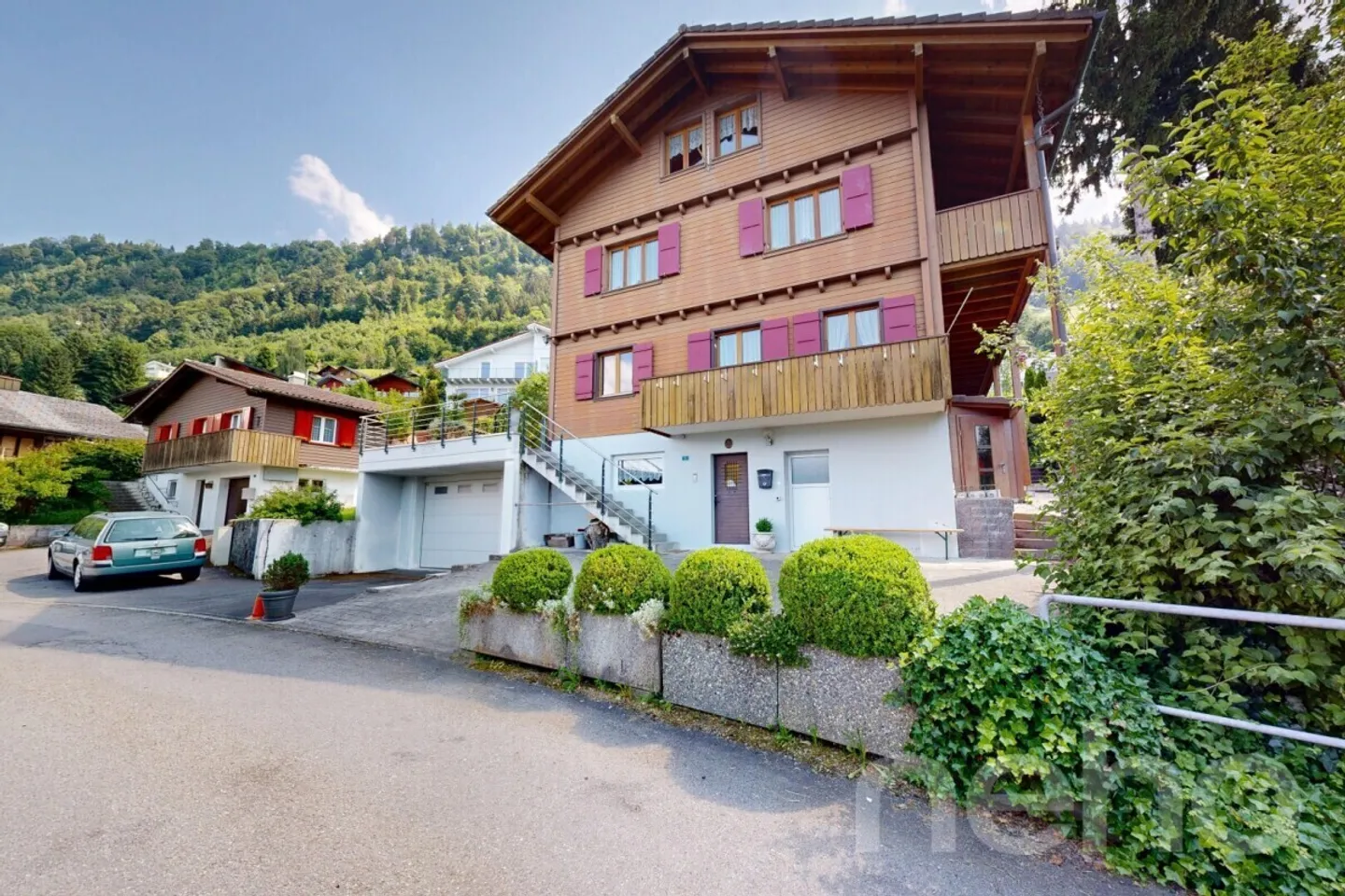 Maison familiale de style chalet - Photo 2 sur 12