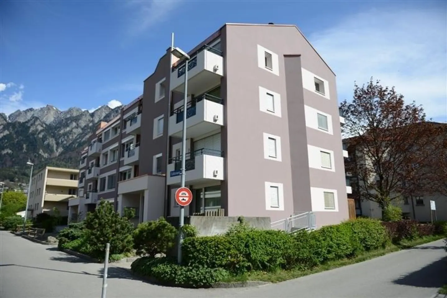 Appartement 4.5 pièces récemment rénové - Votre nouveau chez-vous à Chur ! - Photo 1 sur 8