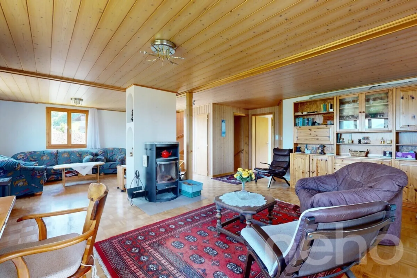 Maison familiale de style chalet - Photo 4 sur 12