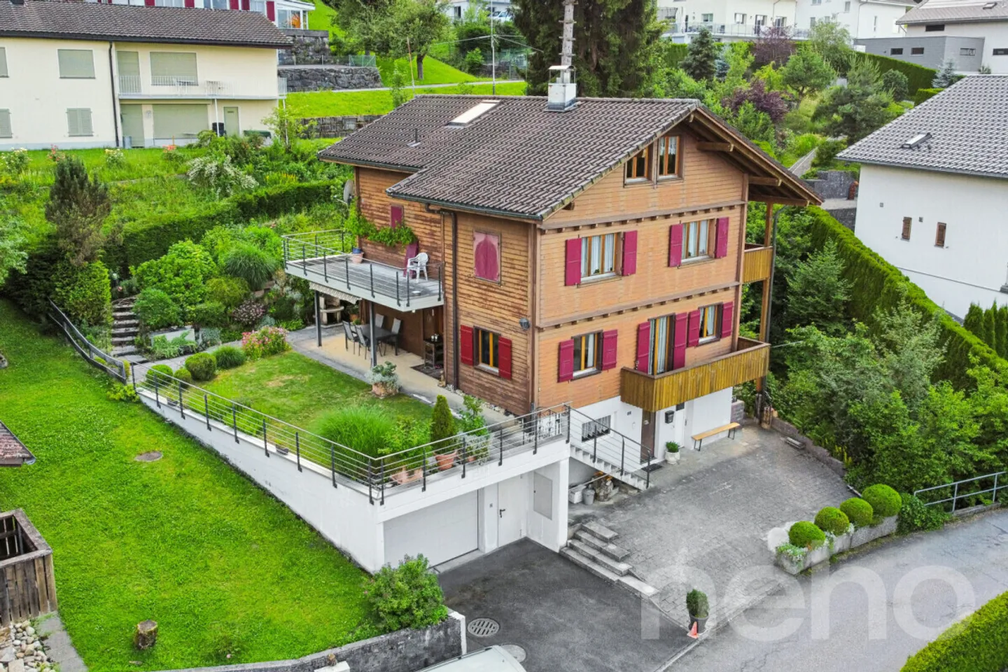 Maison familiale de style chalet - Photo 1 sur 12