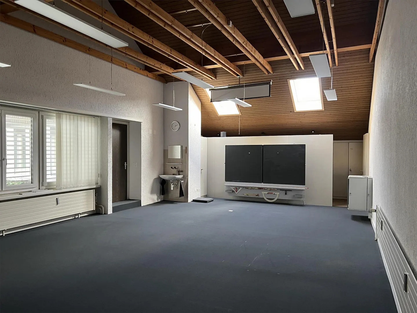 Large Room/Hall/Office/Studio for Rent - Photo 1 of 4