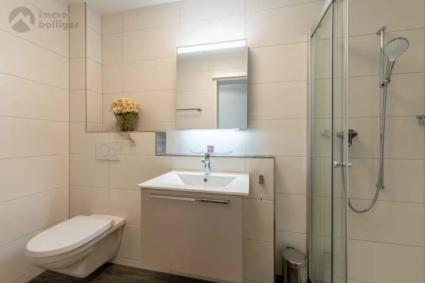 Bright condominium with view and comfort - Photo 7 of 12