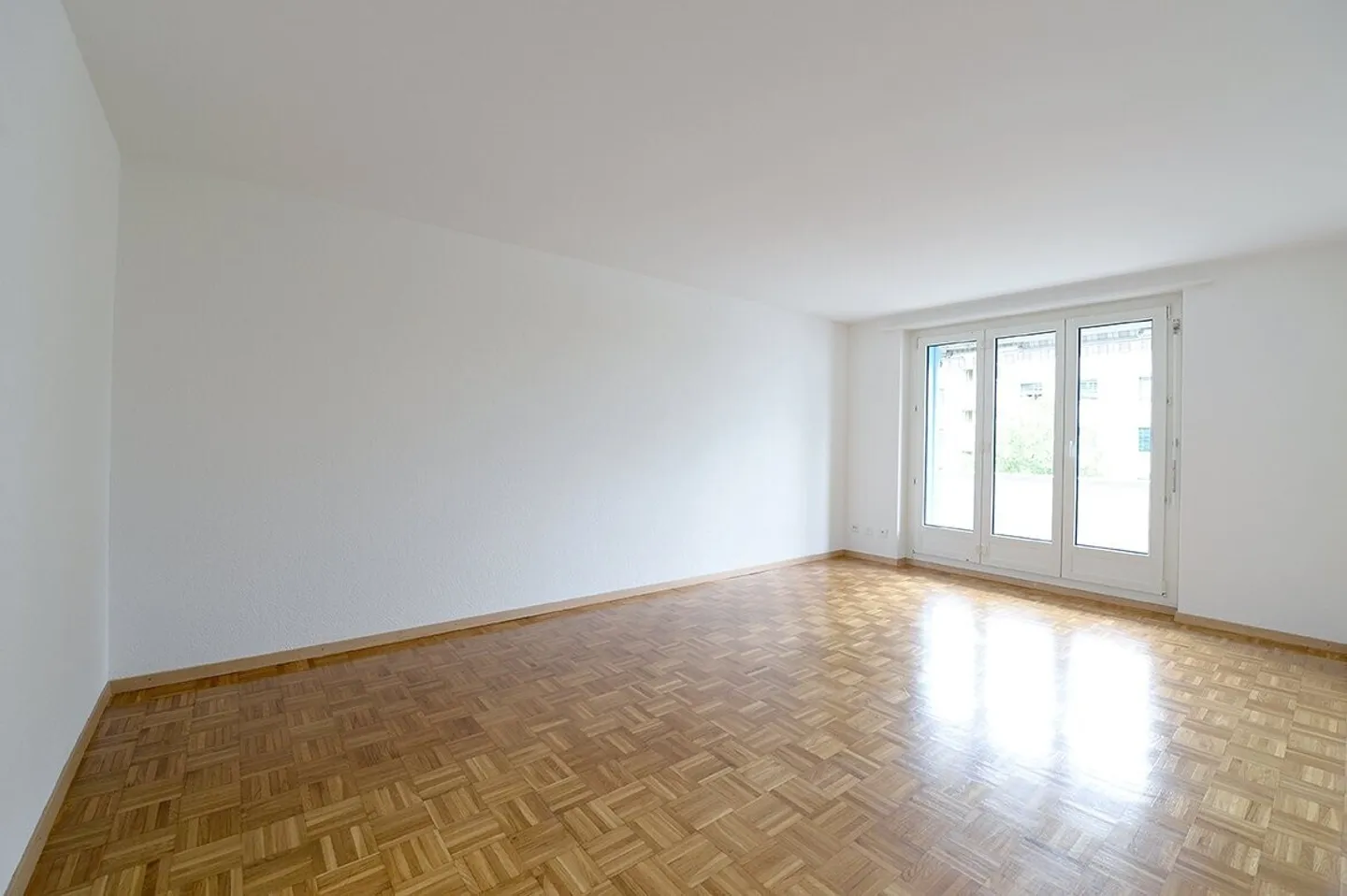 Charming 3-room apartment on the ground floor - Photo 2 of 7