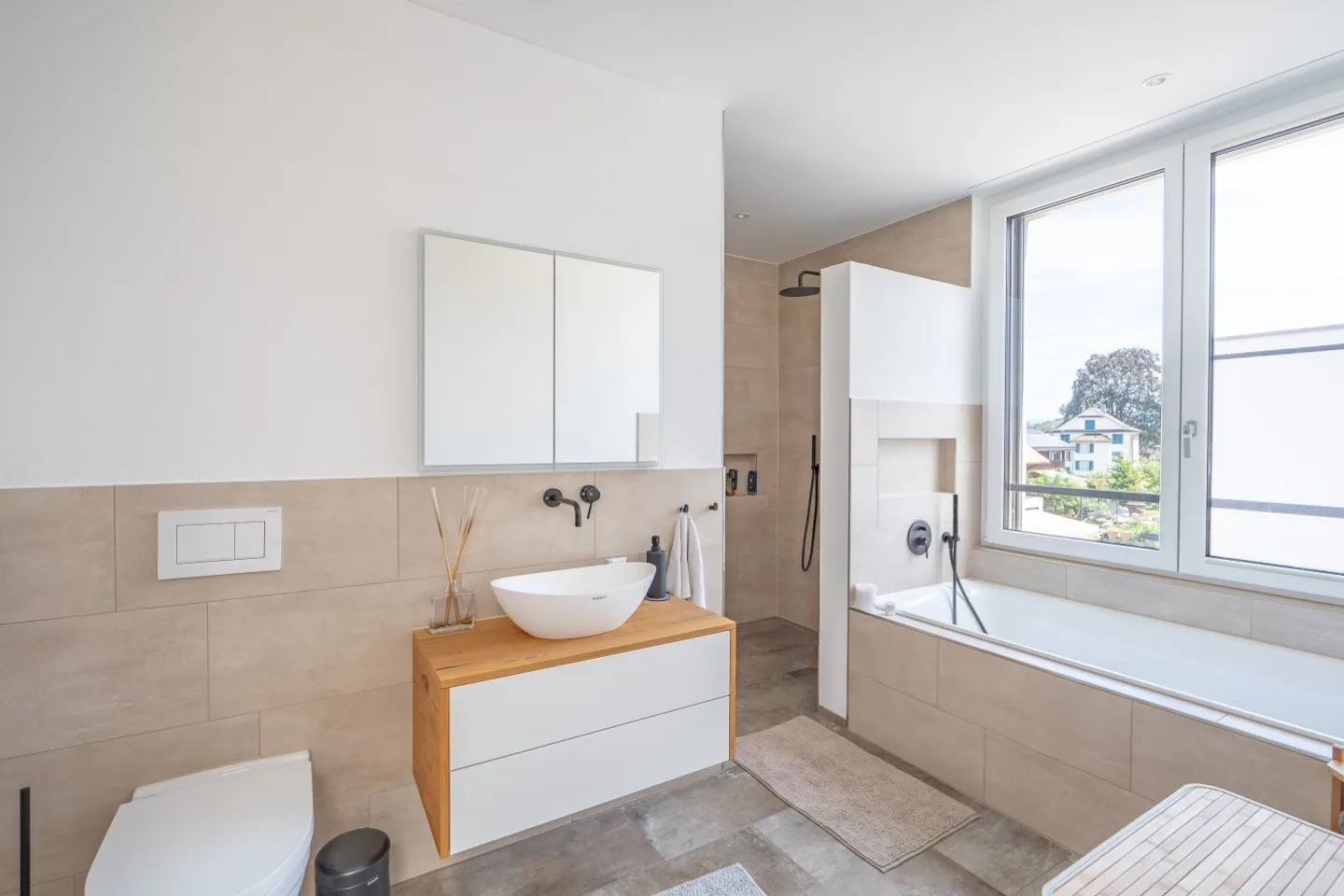 4.5-room semi-detached house with single garage and outdoor parking space - Photo 9 of 12