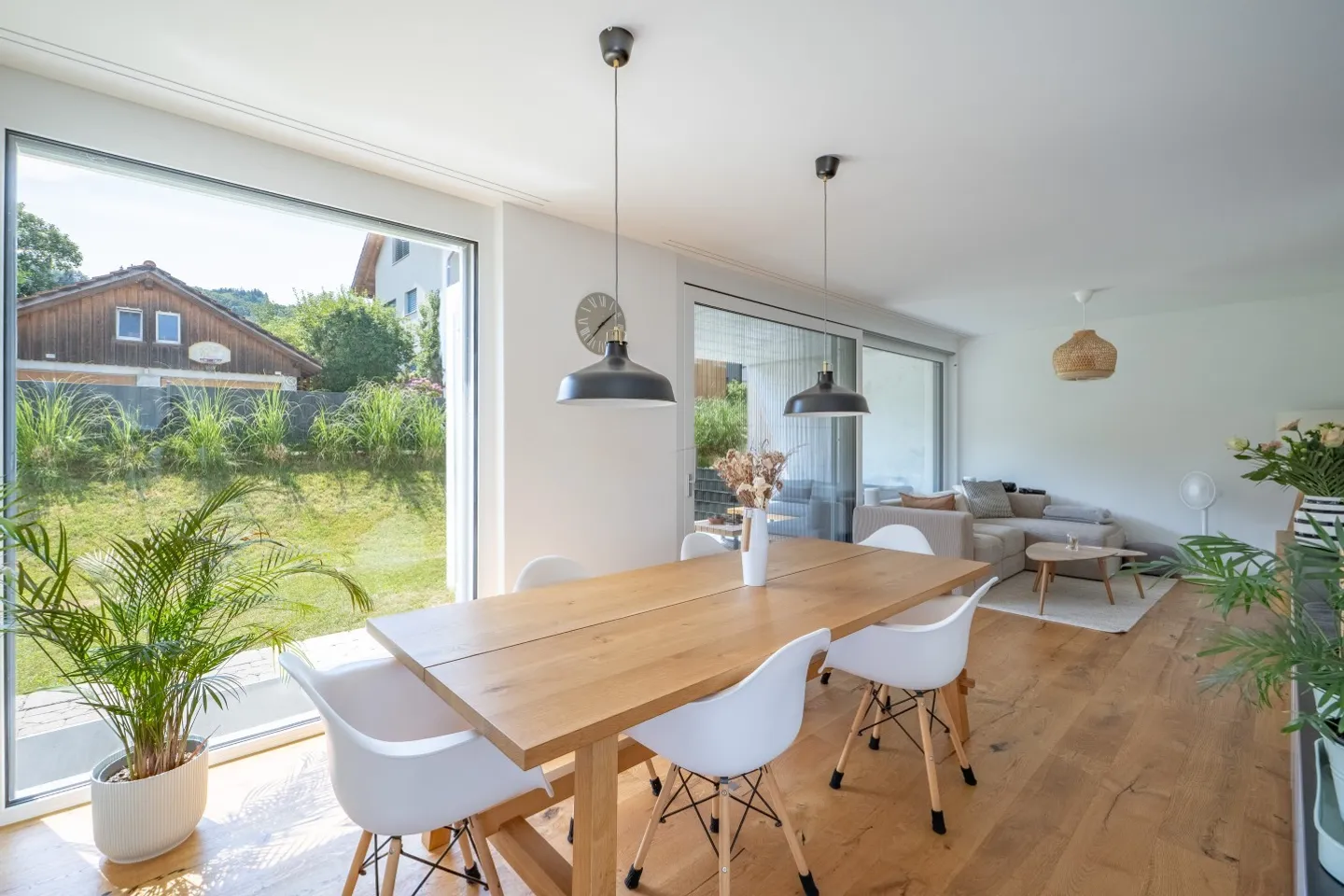 4.5-room semi-detached house with single garage and outdoor parking space - Photo 4 of 12