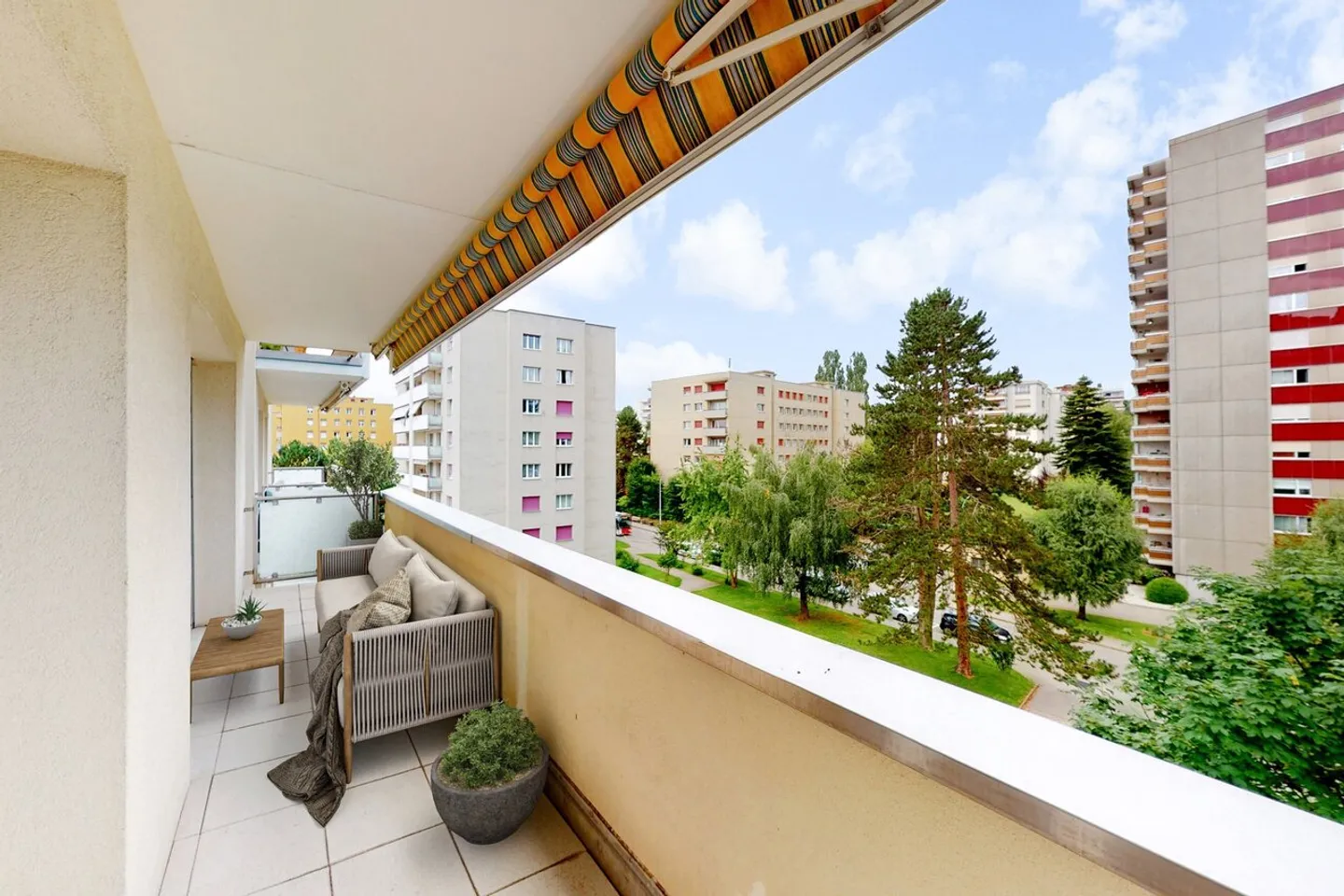Appartement spacieux 3 pièces - Photo 3 sur 12