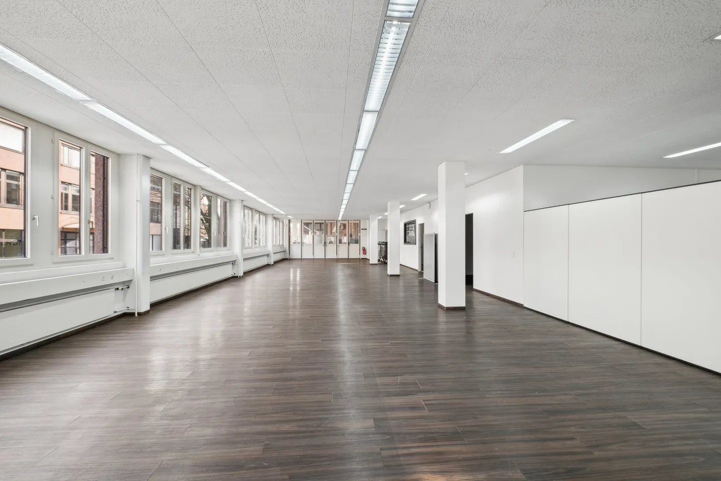 Modern office of 530m2 - Photo 4 of 8
