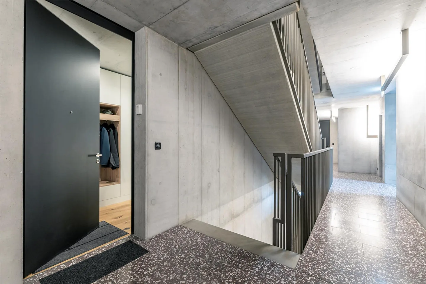 Moderno appartamento duplex di 3,5 locali con vista mozzafiato - Foto 6 di 25