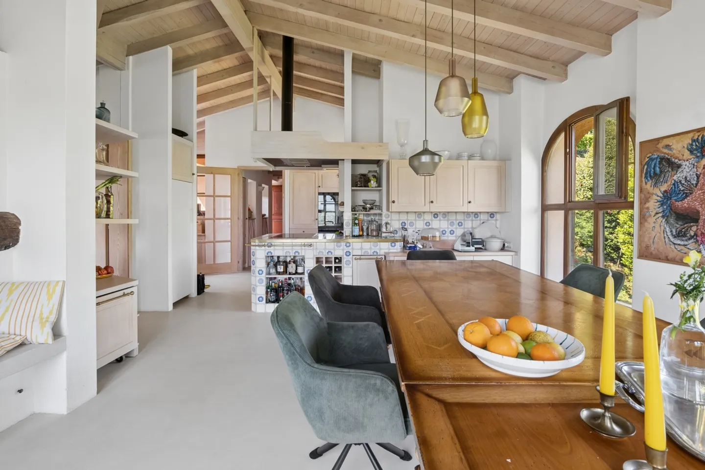 Elegant Villa with Lake View - Photo 14 of 18
