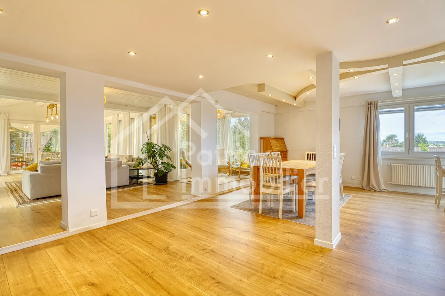 Charmantes 7,5-Zimmer-Haus - Pool, baumgesäumter Garten und freie Sicht - Foto 2 di 13