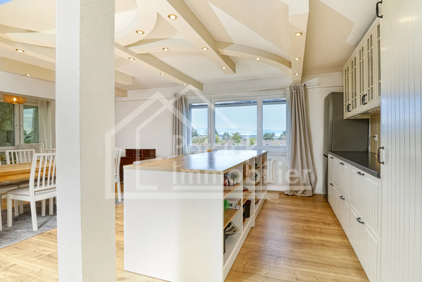 Charmantes 7,5-Zimmer-Haus - Pool, baumgesäumter Garten und freie Sicht - Foto 3 di 13